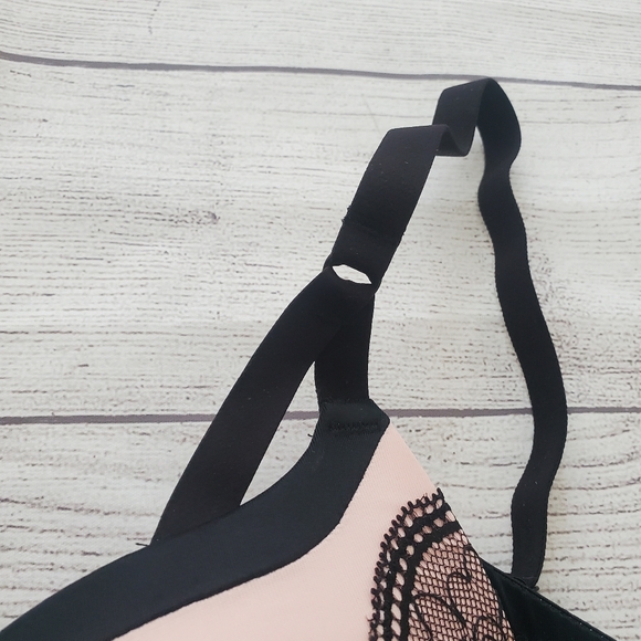 Maidenform soft pink abd black lace pushup bra. Size 36C - Picture 5 of 9